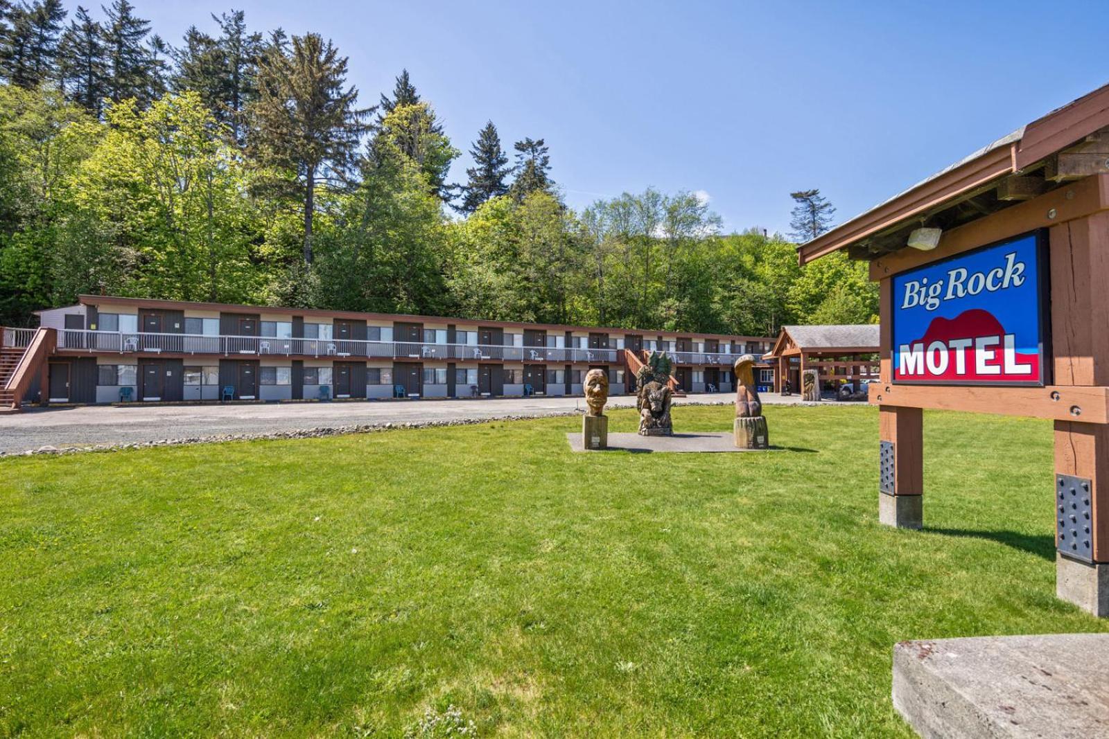 Big Rock Motel Кембъл Ривър Екстериор снимка