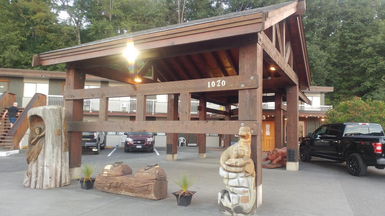 Big Rock Motel Кембъл Ривър Екстериор снимка