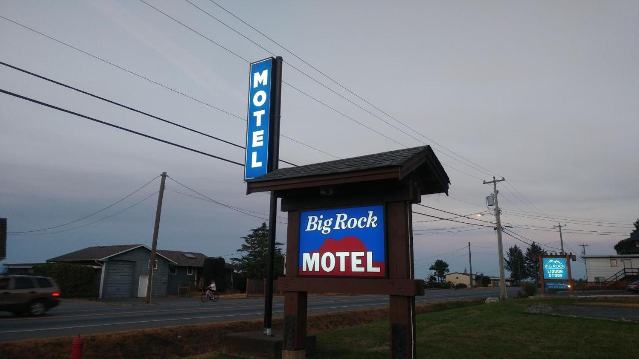 Big Rock Motel Кембъл Ривър Екстериор снимка